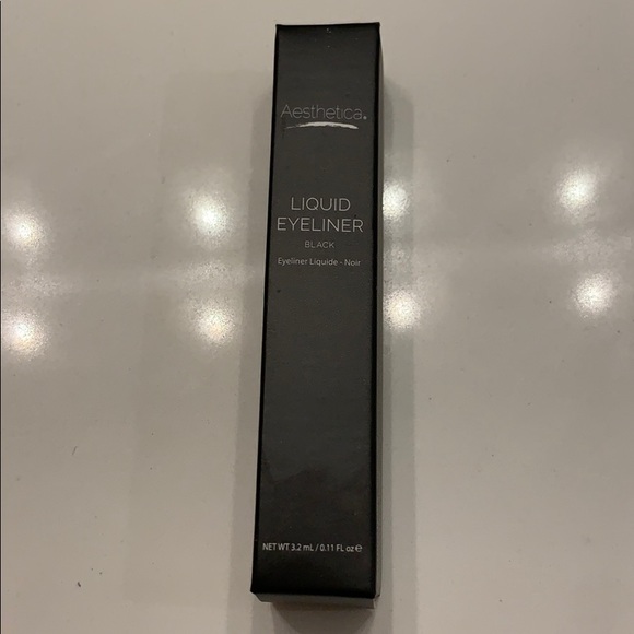 ❤️Aesthetica Black Liquid Eyeliner - Picture 1 of 2